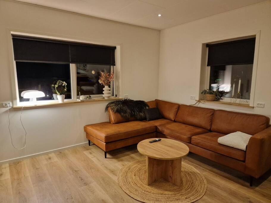 New Flat With Hot Tub - No3 Apartamento Oyndarfjordur Exterior foto