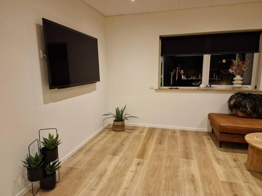 New Flat With Hot Tub - No3 Apartamento Oyndarfjordur Exterior foto