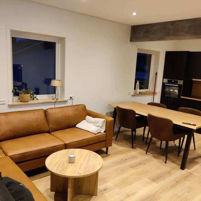New Flat With Hot Tub - No3 Apartamento Oyndarfjordur Exterior foto